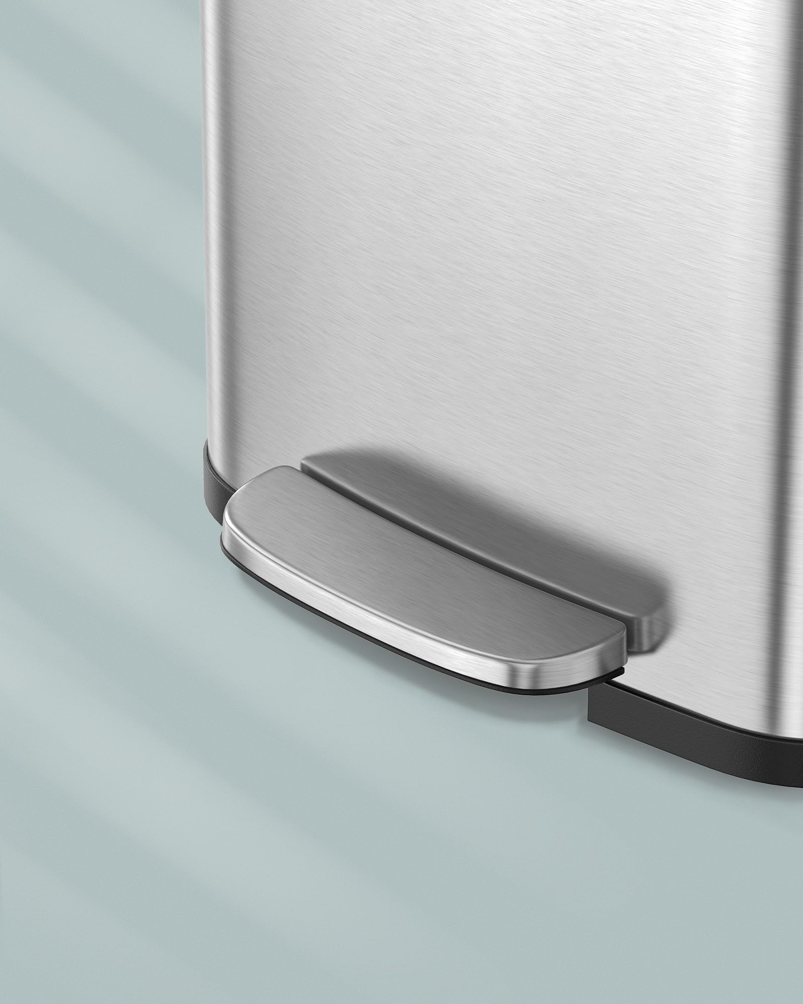 Kitchen Bin, 18 Gallon (68 L) Rubbish Bin, Metal Waste Pedal Bin with Lid, Tall and Large, Silver and Black LTB520E68